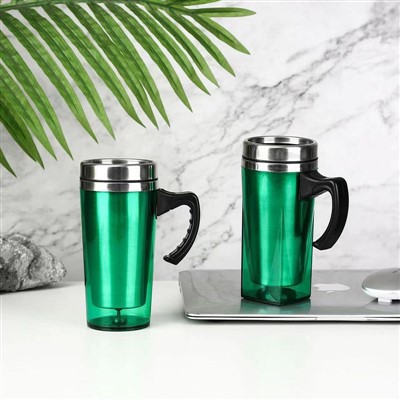 Resemugg i plast med handtag och lock